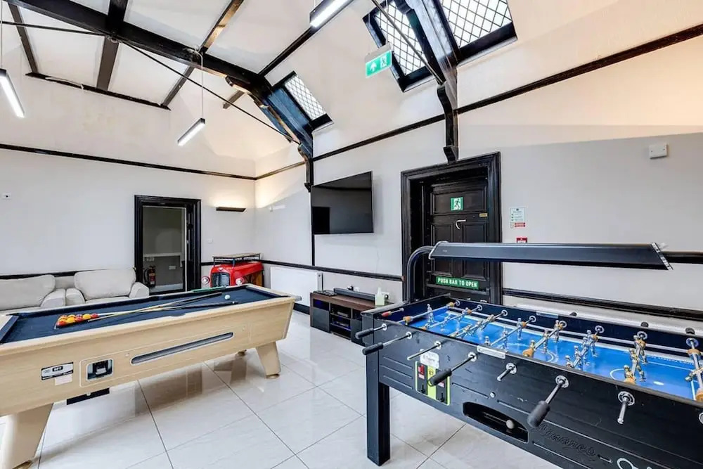 Delightful Holiday Home With sea Views and Hot Tub