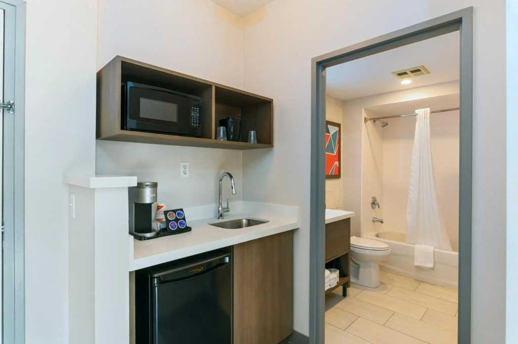 Comfort Suites