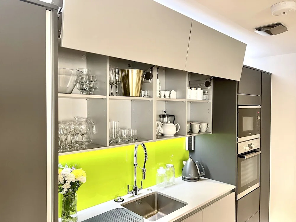 Apartment Twelve