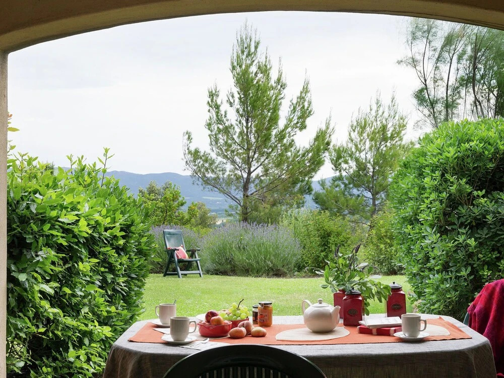 Comfortable Apartment Located in Authentic Provencal Village