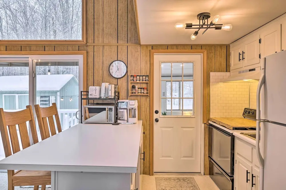 1 Block to Lake: Poconos Getaway w/ Fire Pit