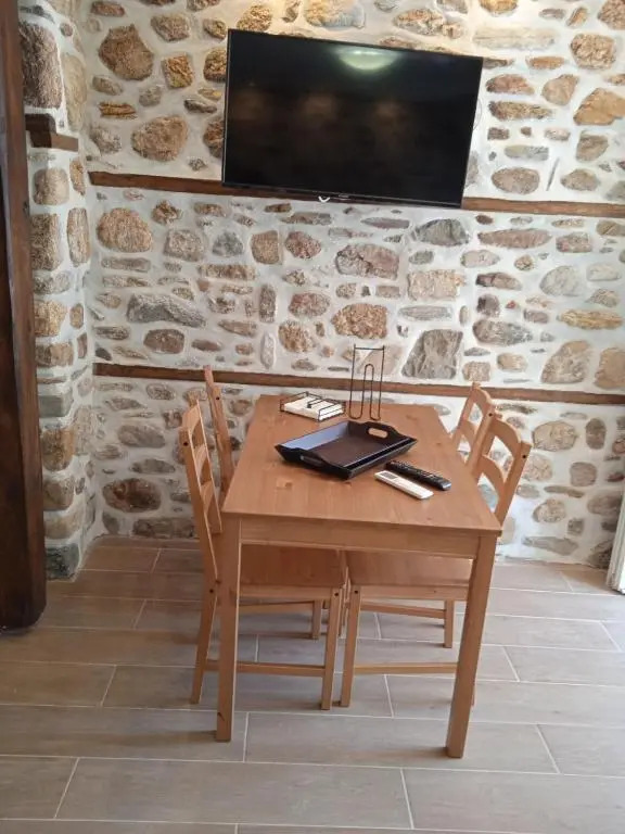 Marinas Apartments - White & Stone Apartment