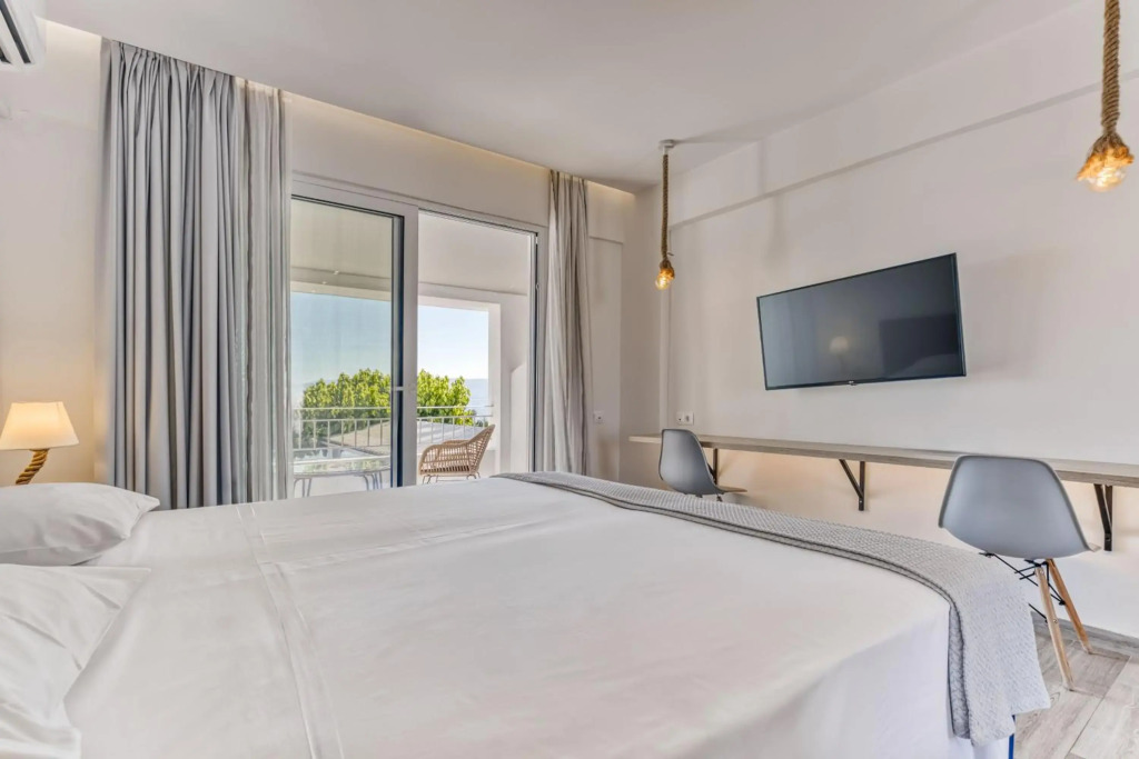 Sirocco Hotel