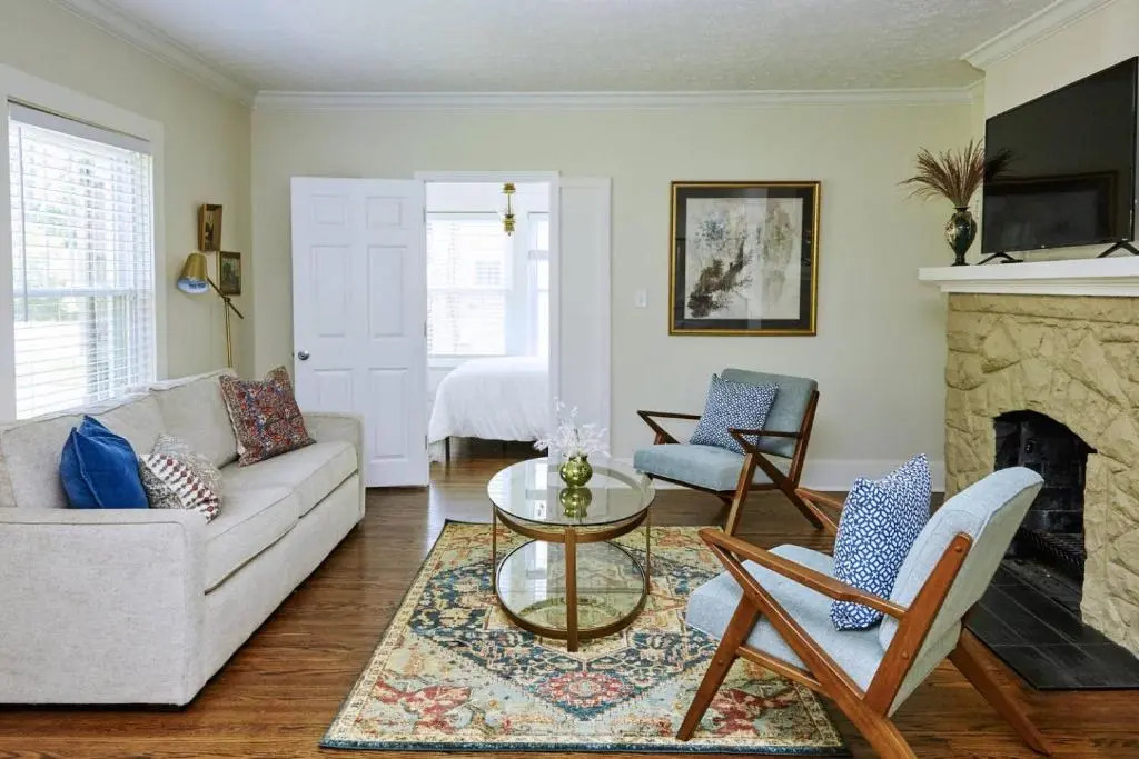 3220 Lexington Road, Louisville