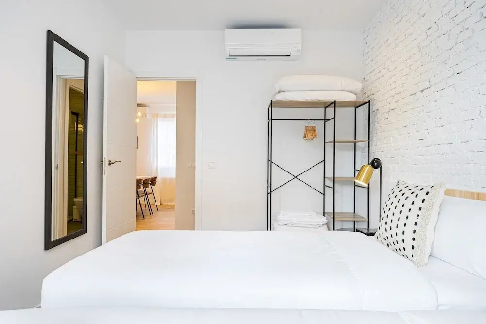 Vallecas Suites by Olala Homes
