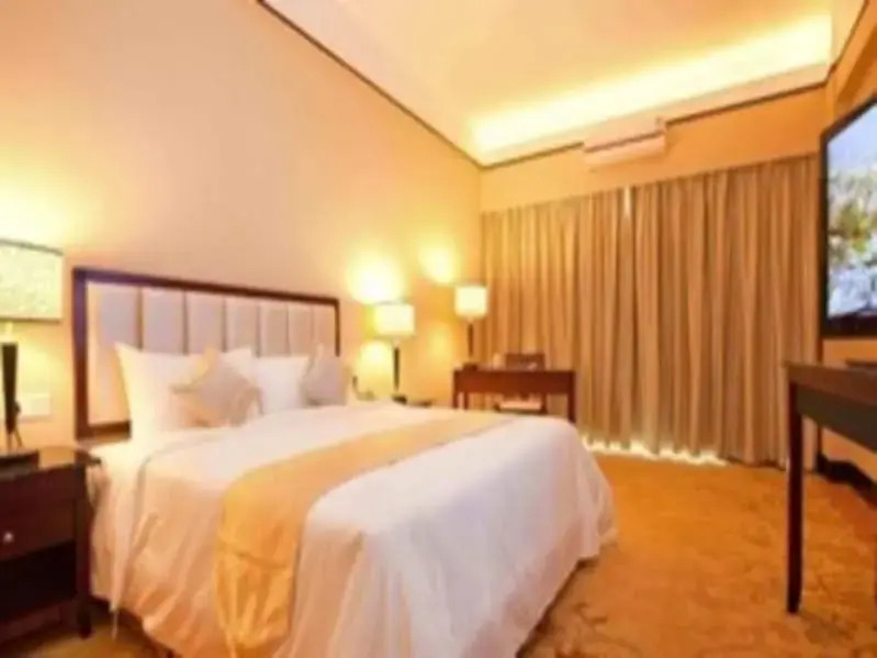 Zhongshan Jinbai Hotel