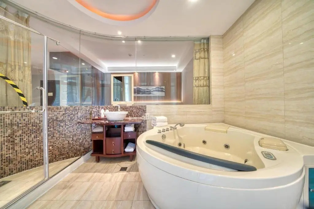 West Lake Hillview International