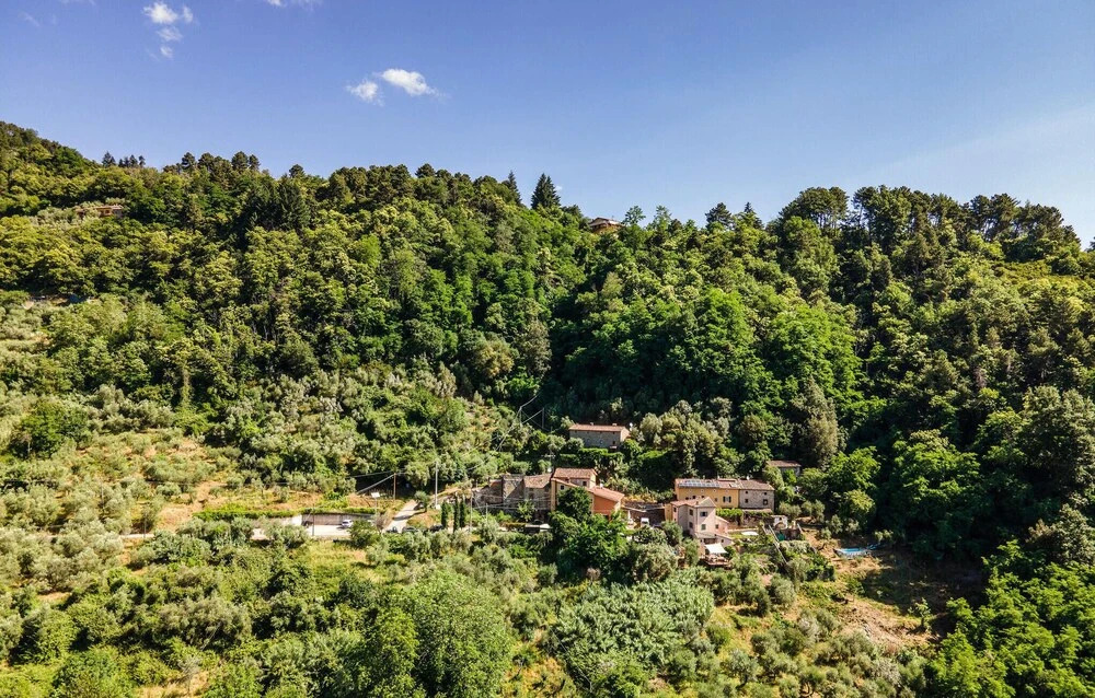Tuscan Country House In Nature