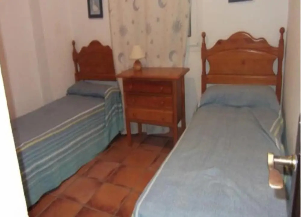 Apartment 2 Bedrooms With Pool 103424