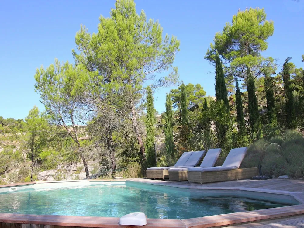 Child-friendly Holiday Home in Esparron-de-verdon