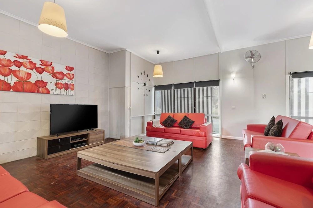 The Gazebo Place - Spacious 4 Bedroom near Murray River
