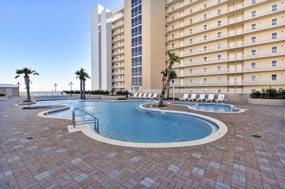 Laketown Wharf 1003, Gulf View, Sleeps 6. Free Fun! Updated! 1 Bedroom Condo by RedAwning