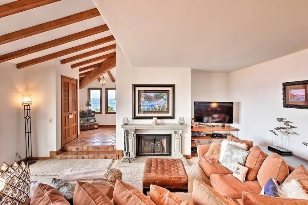 Ocean-view Hamilton Cove Oasis: Pool, Tennis & Gym 2 Bedroom Villa