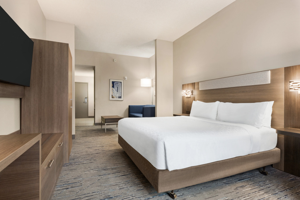 Holiday Inn Express & Suites Greenville-Downtown by IHG
