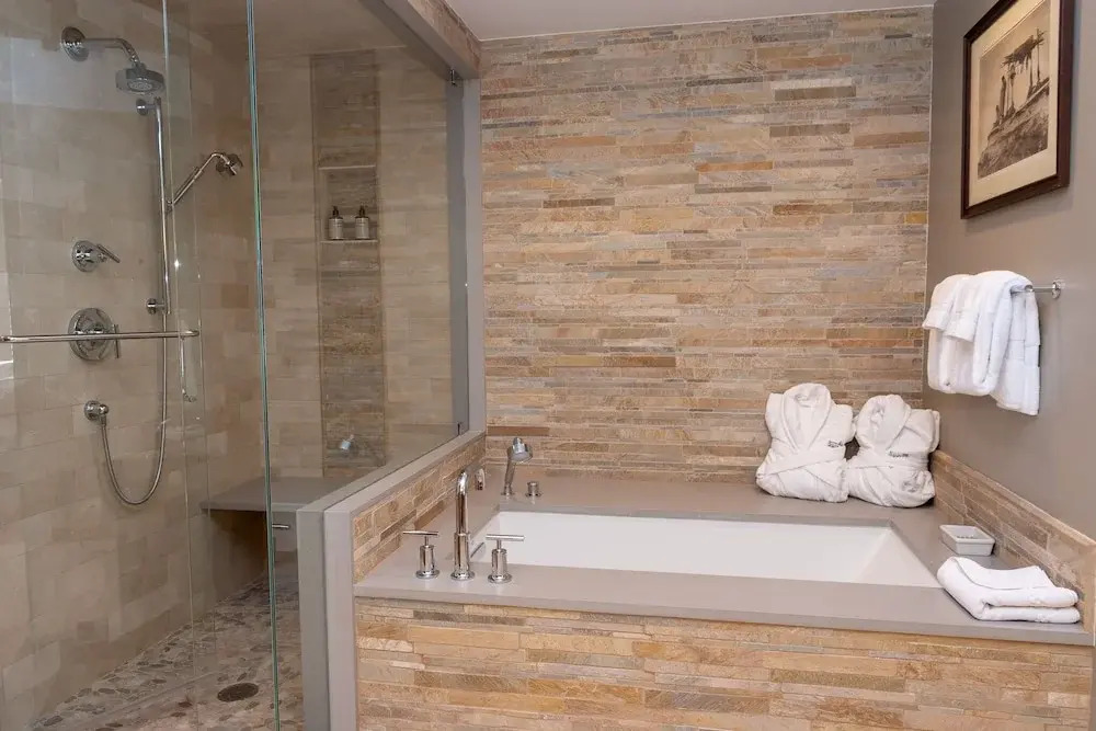 Modern Meets Mountains In This Airy 3 Bedroom Villa Villa