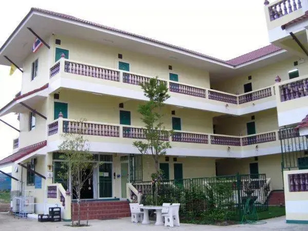 Dhanaporn Apartment