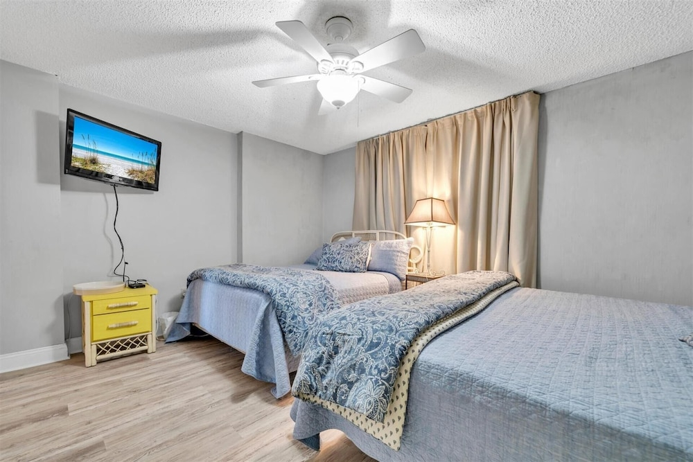 Shoreline Towers 3044 2 Bedroom Condo