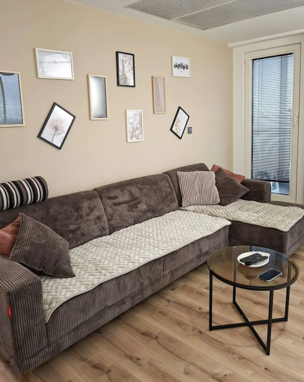 19th Floor Luxury Condo With Pool, spa & Parking