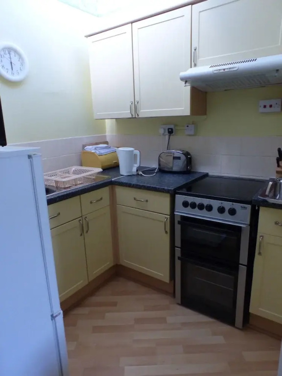2 Bedroom First Floor Apartment - Stunning Views/heated Outdoor Pool in Summer