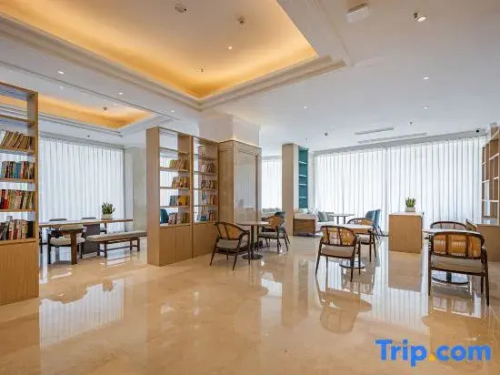 Ximu Hotel Kunming MixC (Dongjiao Road Metro Station)