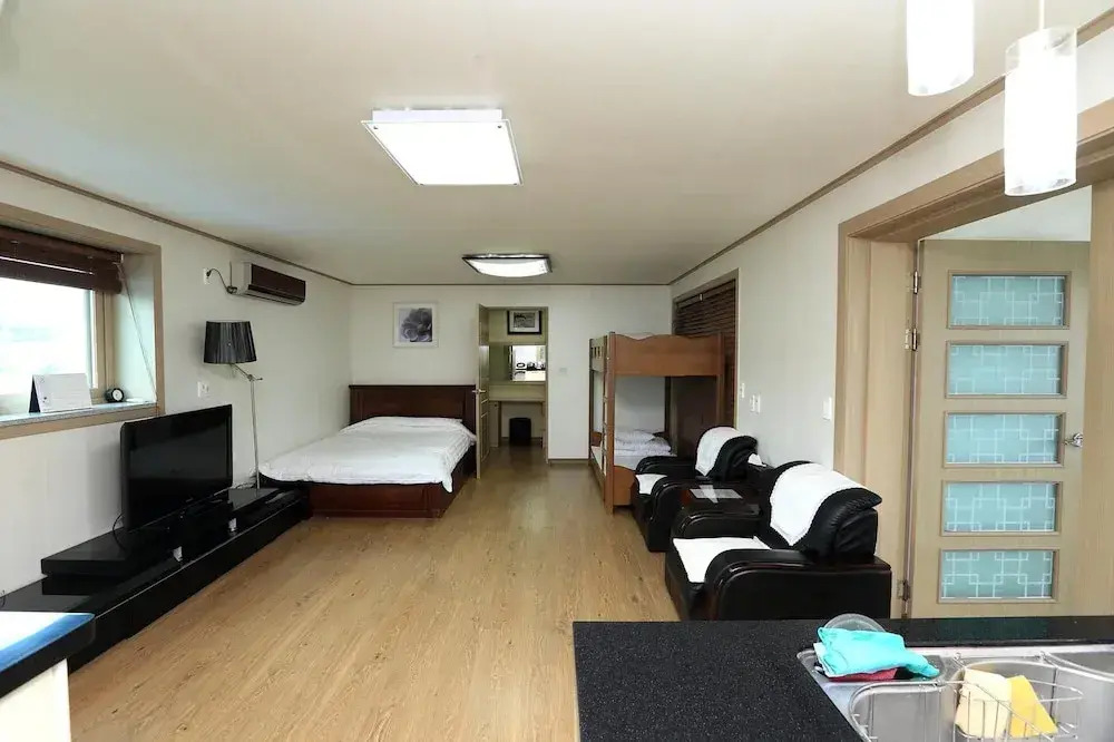 Jeju Ophirhouse Pension