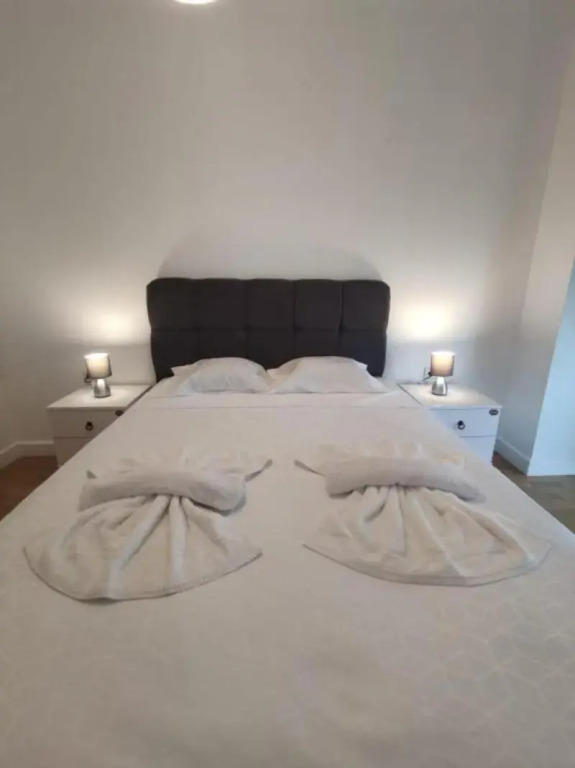Azad Homes Taksim Petek 47