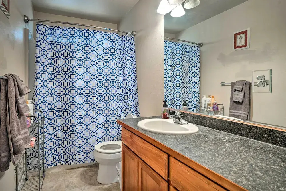 Grants Pass Home: 1 Mi to Downtown & Rogue River!
