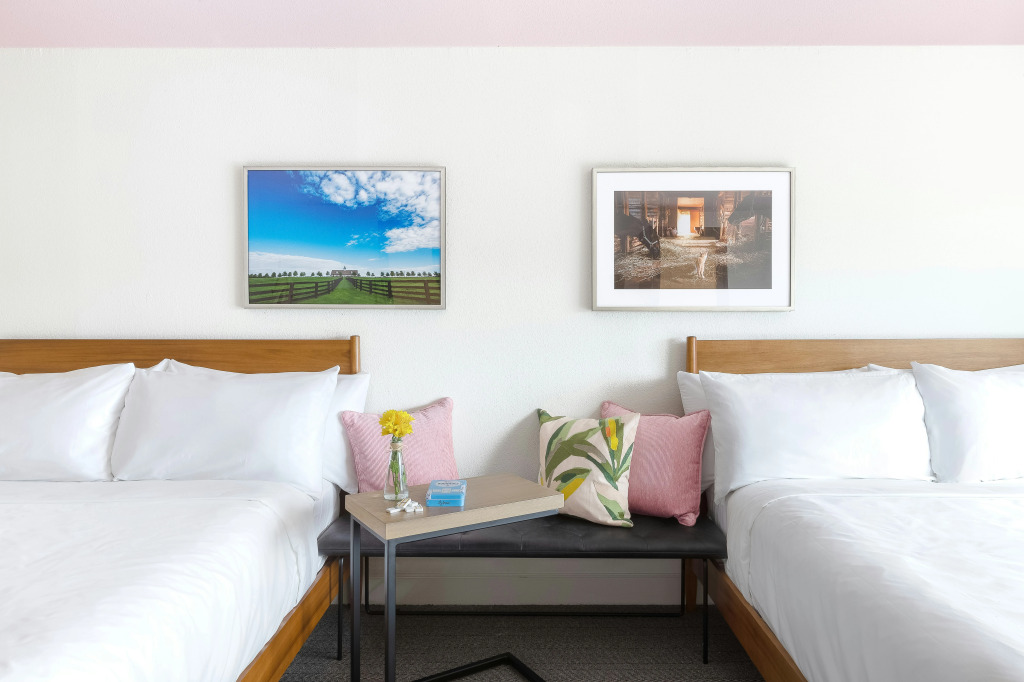 Elwood Hotel & Suites