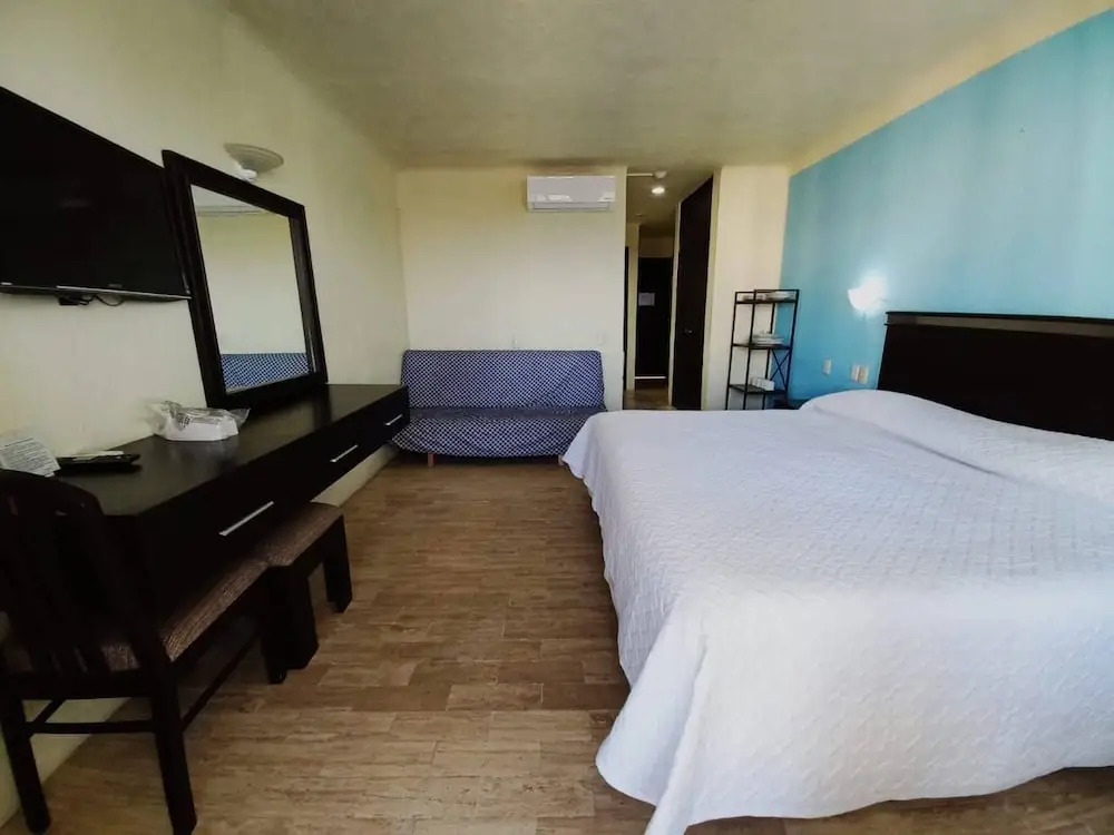 Room in Guest Room - Studio 502 Inside Cancun Resort