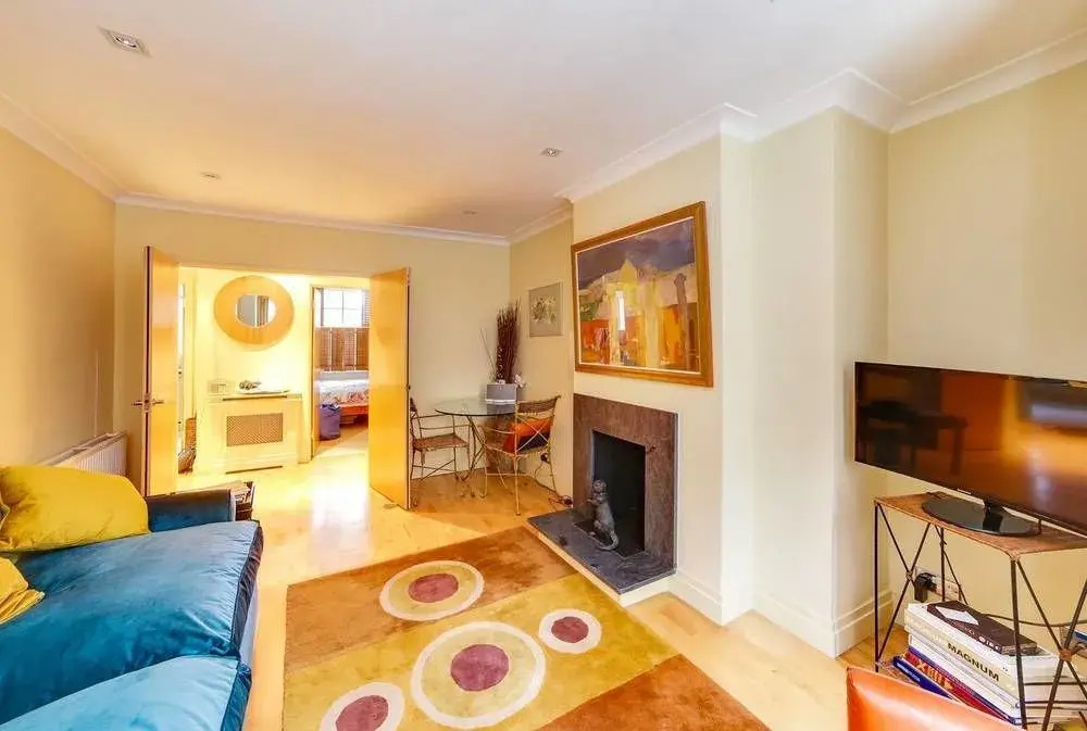 Bright Spacious 2BR Home Near Victoria