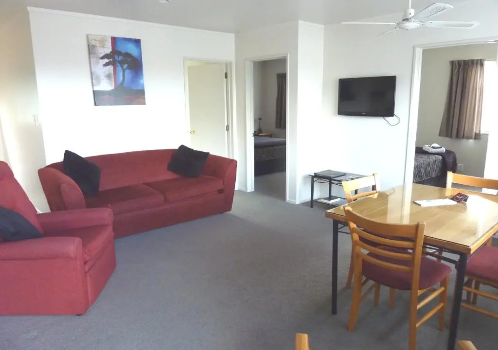 BKs Pohutukawa Lodge