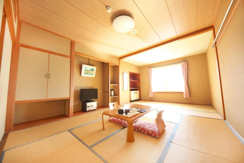 Shiga Swiss Inn