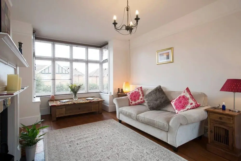 10 Bedroom Home In Glastonbury Beautiful Garden