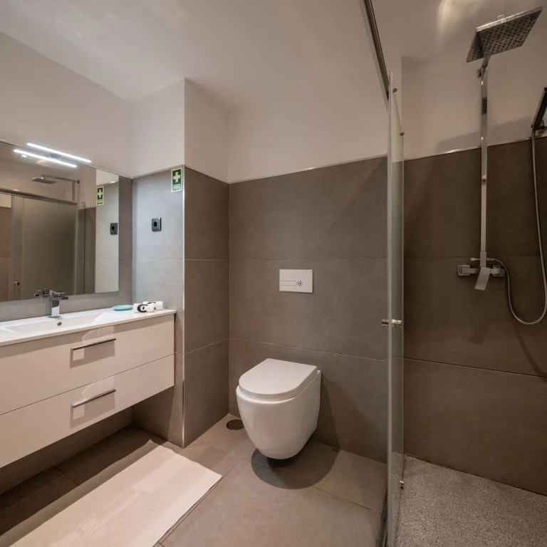 Monumental Apartments - Multi Listing