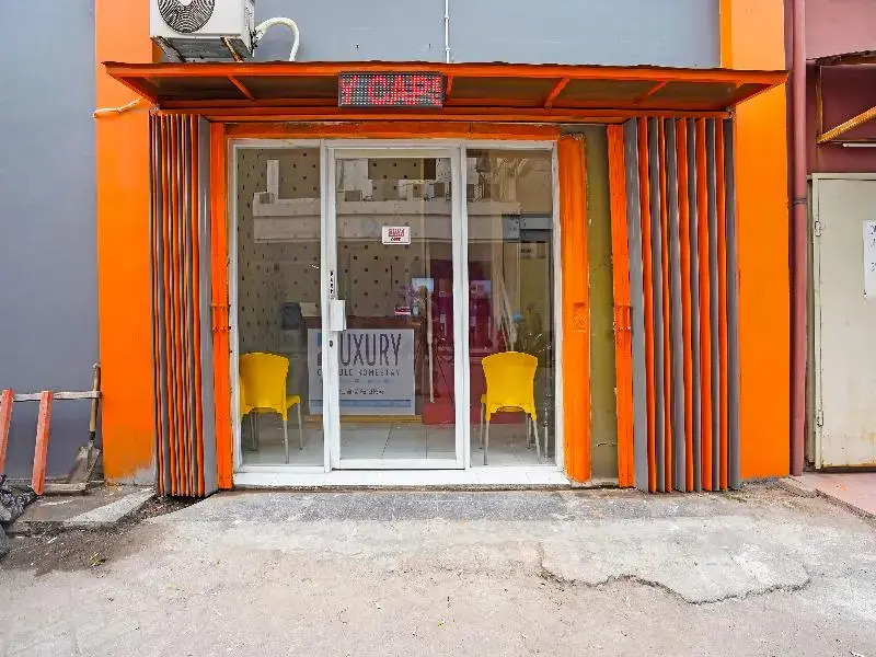 OYO Life 91727 Luxury Homestay Sidoarjo