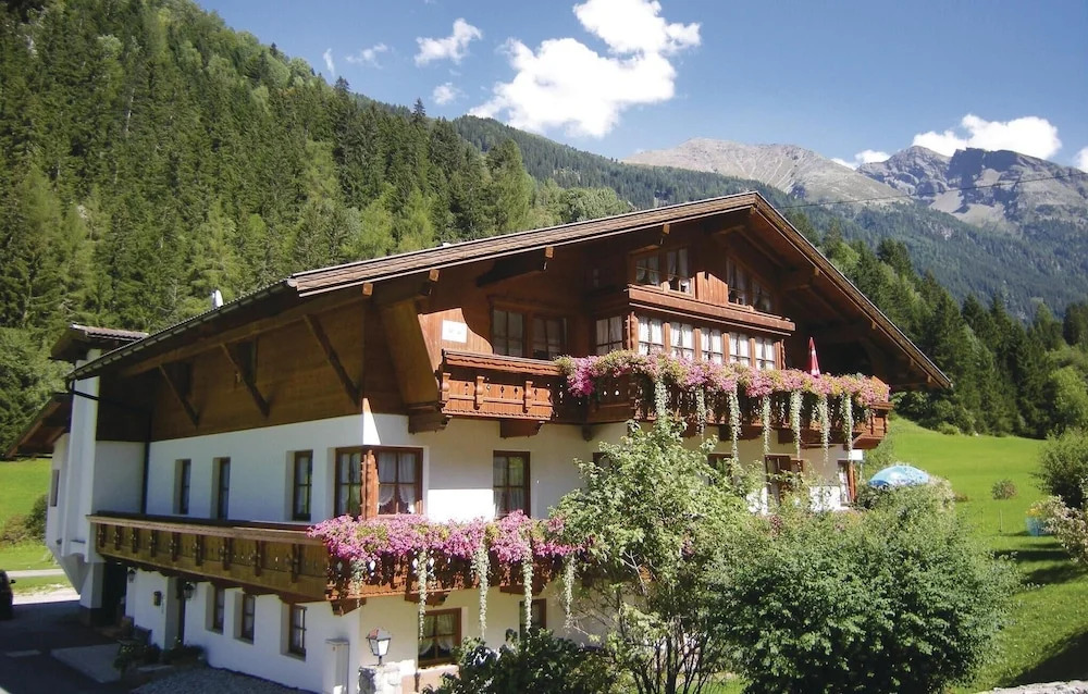 Beautiful Apartment in St. Leonhard With 1 Bedrooms and Wifi