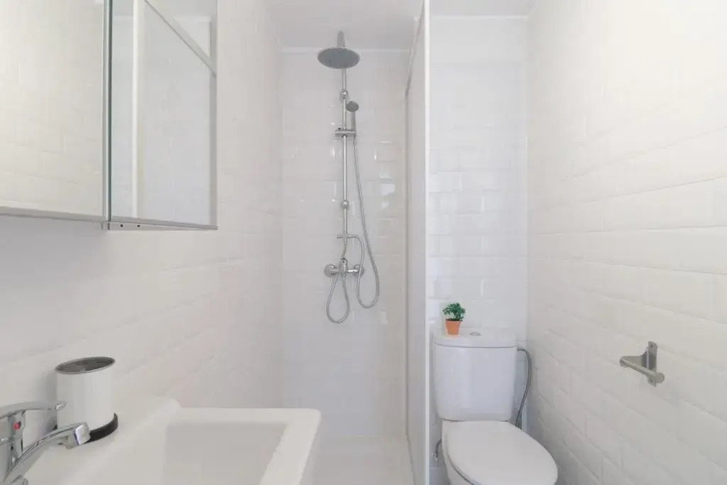 C85 - Brand New 3 Bedroom Apartment by the Center