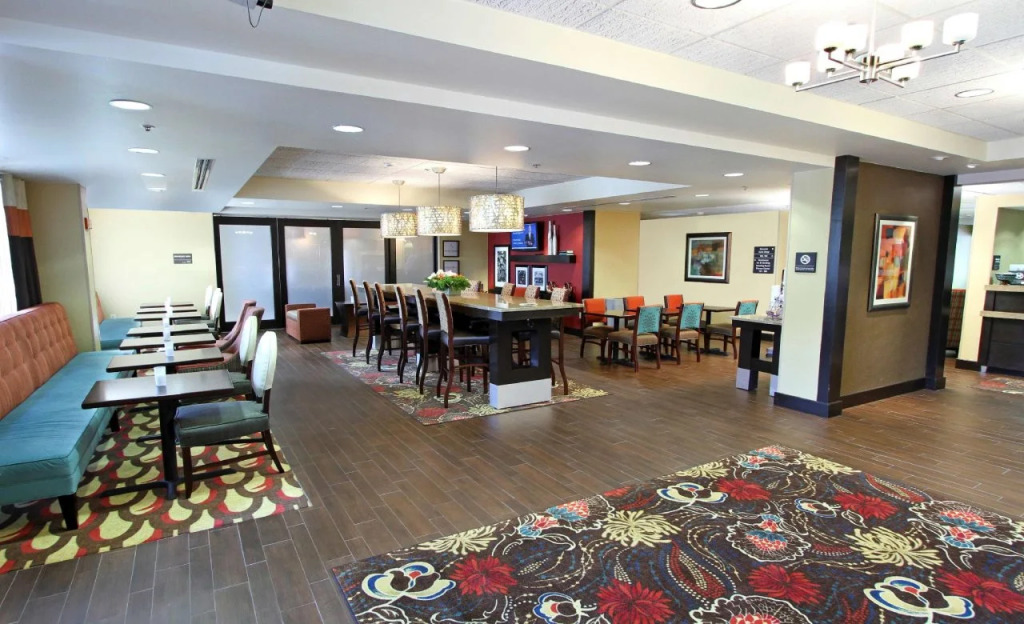 Hampton Inn Birmingham Colonnade