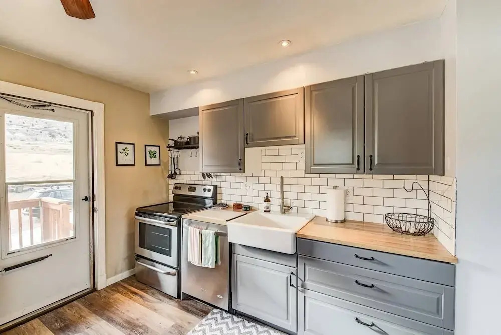 2BR Hikers Dream Red Rocks Dog-friendly!