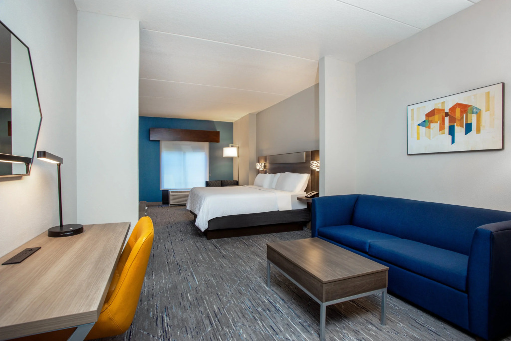 Holiday Inn Express & Suites - Orlando - Southeast by IHG