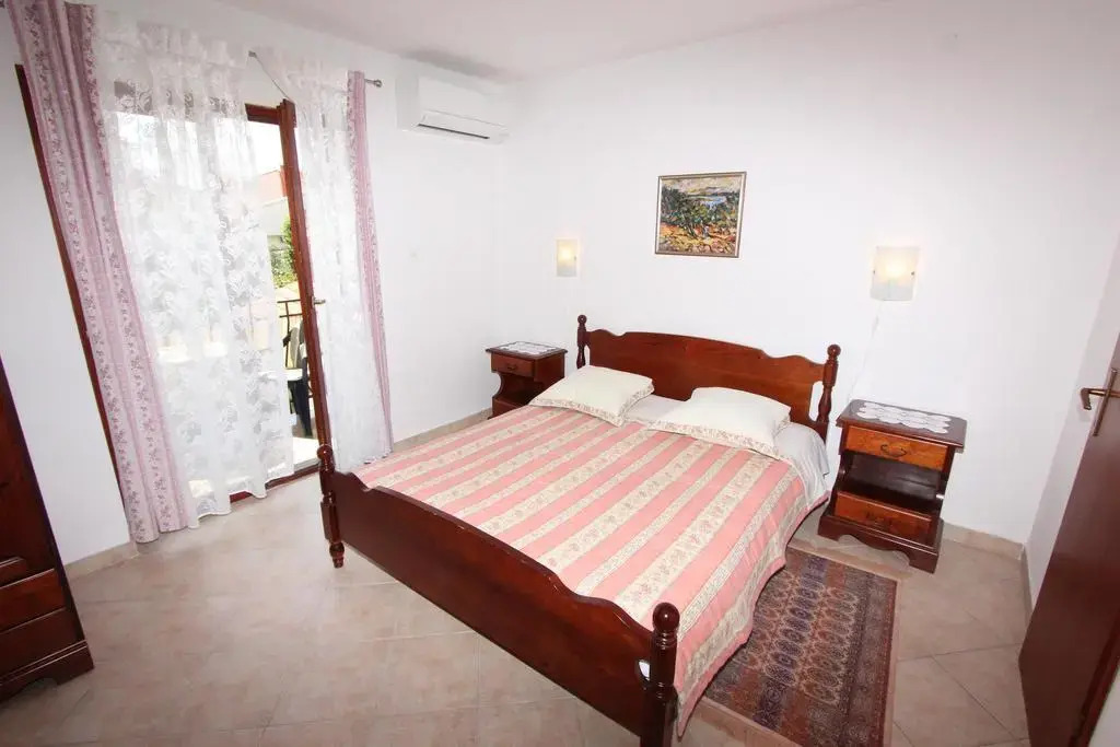 Apartments and Room Silvana
