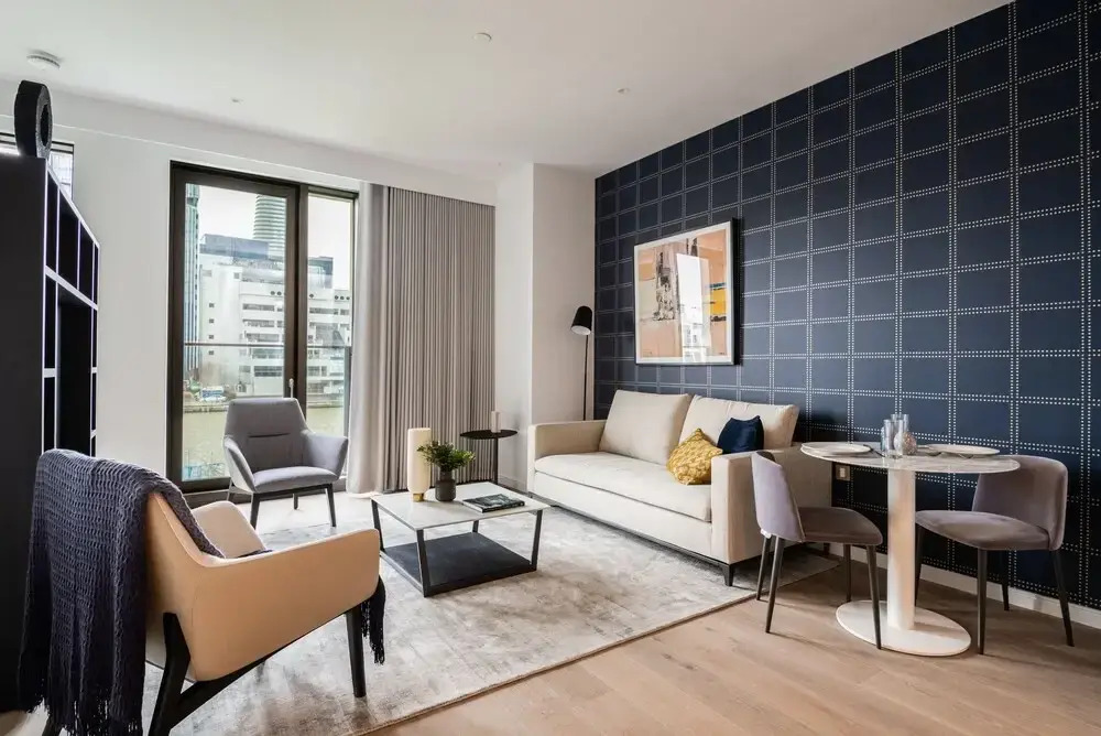 Stylish Studio Apartment With River Views in Londons Bustling Docklands