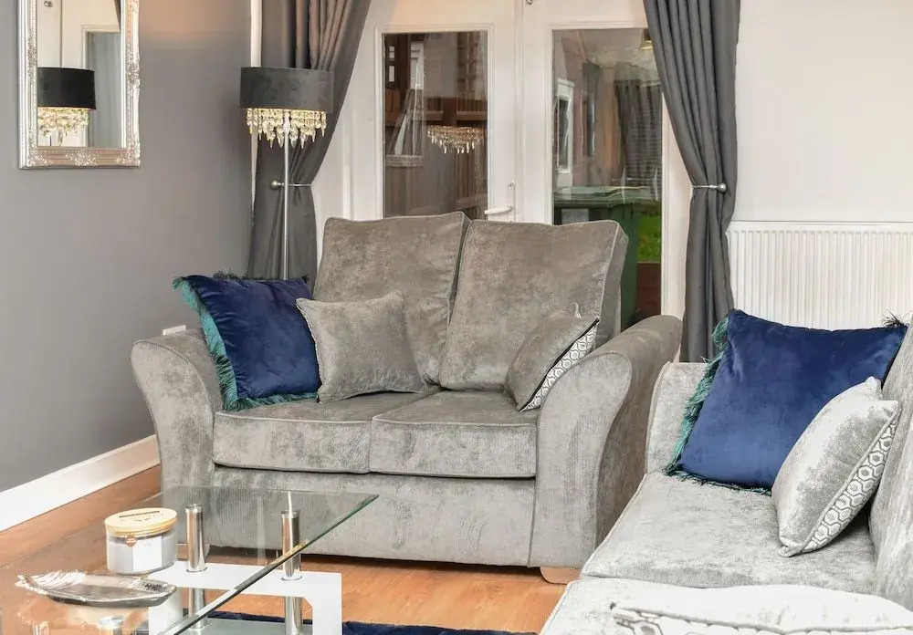 Foxley Place: MK City house for large groups