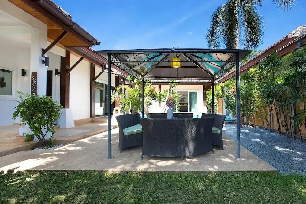 3BR Pool Villa Prima Near NaiHarn Beach