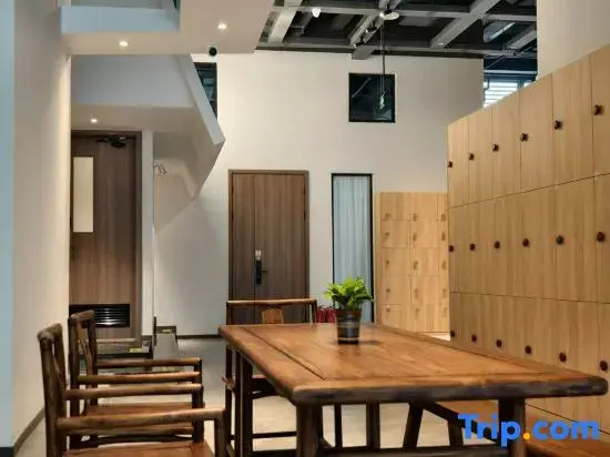 TATATA Youth Hostel