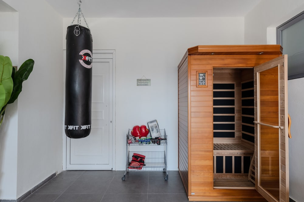 3As 3BD Villa, Heated Pool, Sauna & Gym