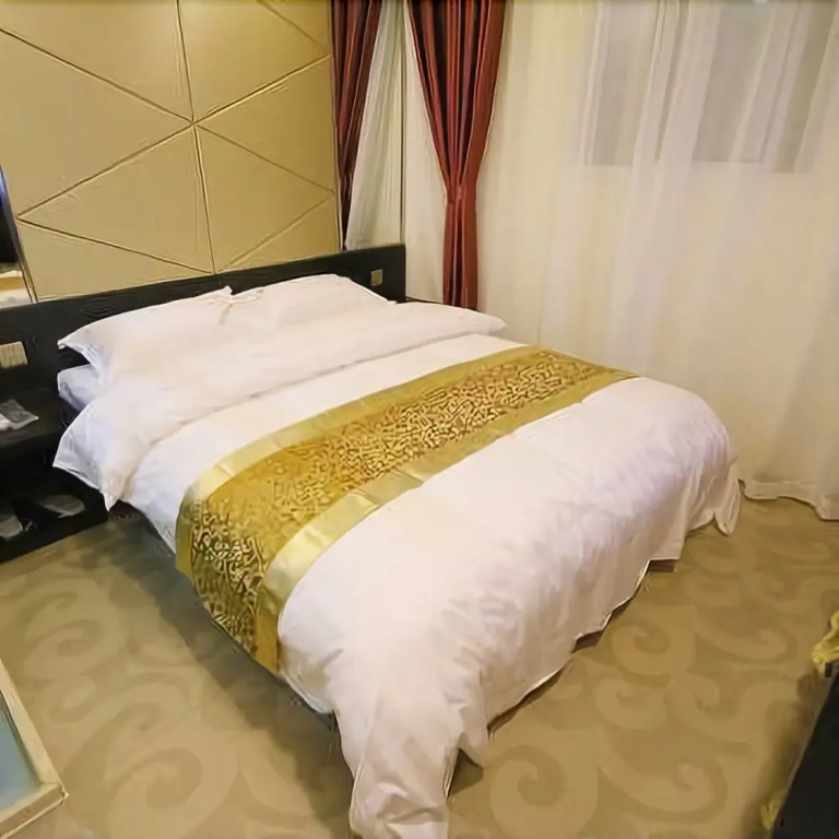 Fast 109 Hotel Chain Shanghai Baoshan Road Metro Station