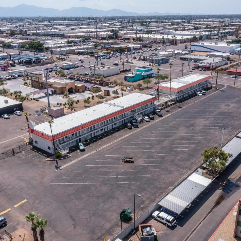 Super 8 by Wyndham Phoenix West
