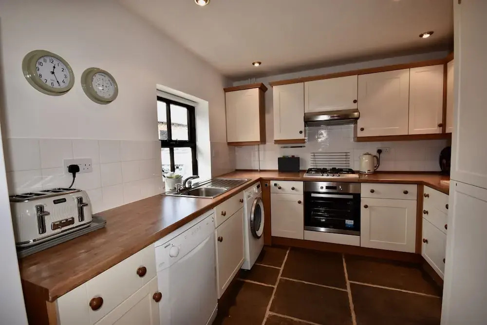 Tithe Barn a Stunning family home with panoramic views