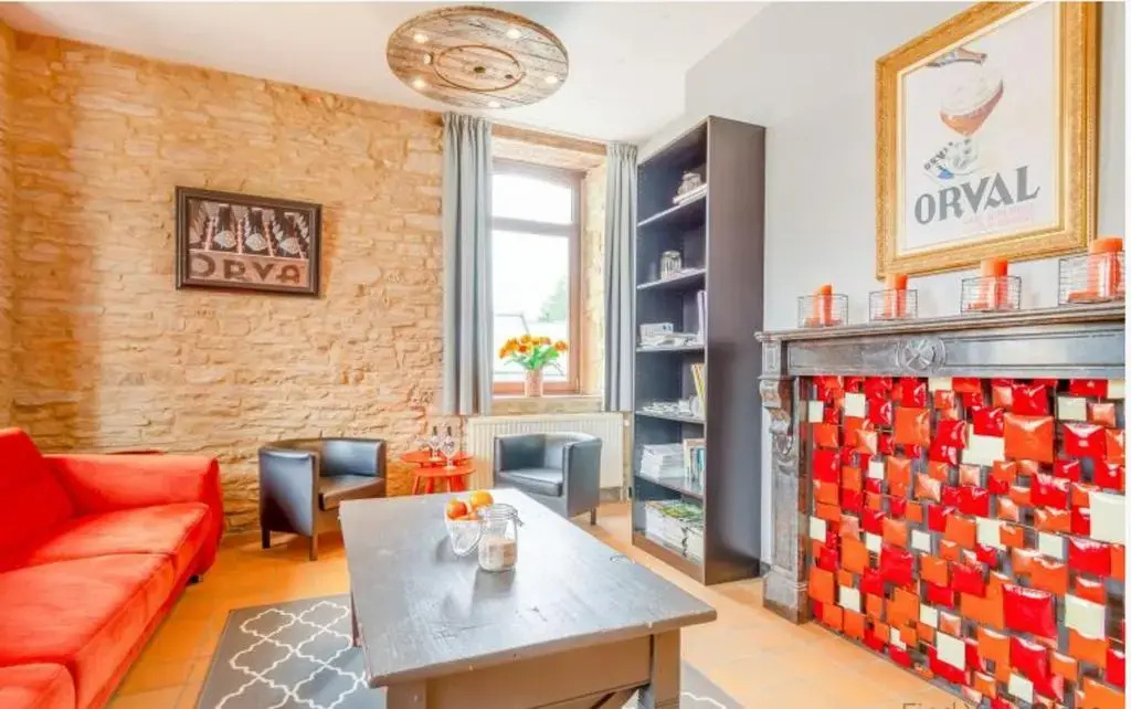 Spacious villa in Florenville with private pool